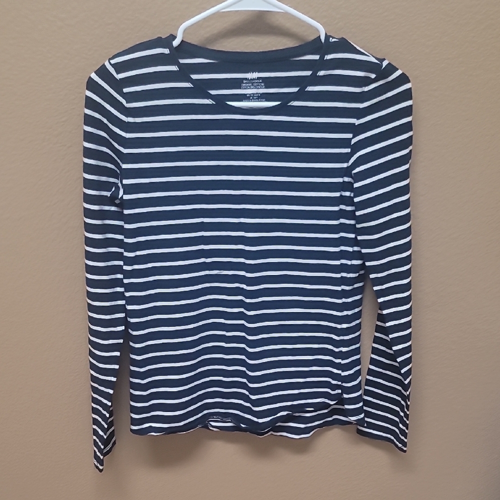H&M Navy and White Striped Long Sleeve Tee 💙